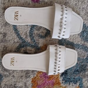 Zara White Leather Sandals (size 8)